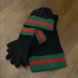 Scarf, hat & gloves Set !